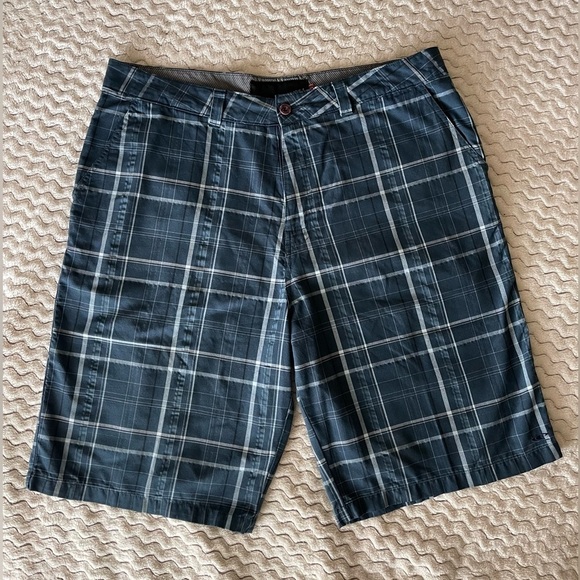 O'Neill Blue Plaid Hybrid Flat Front Triumph Chino Shorts Shorts size 38 - Picture 2 of 9